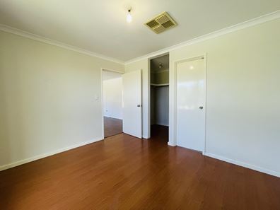 35 Ashworth Way, Brookdale WA 6112