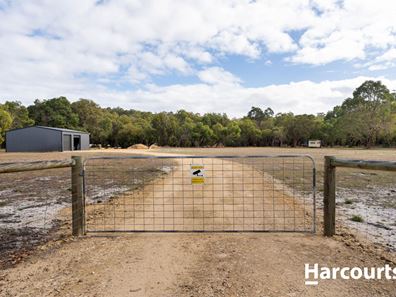 746 Southern Estuary Road, Lake Clifton WA 6215