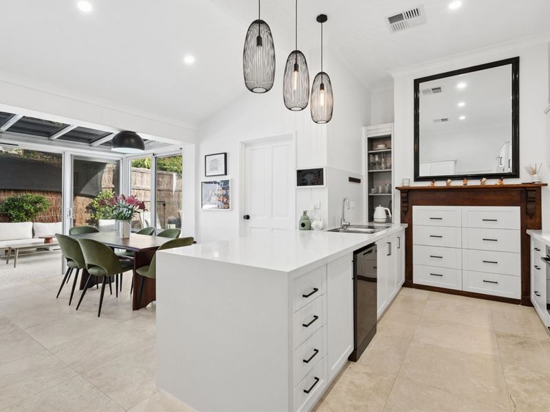 33 Douglas Avenue, South Perth