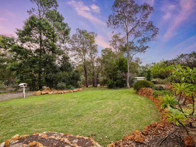 280 Summit Road, Mundaring WA 6073