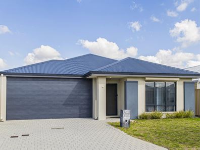 4 Pierrepoint Loop, Champion Lakes WA 6111
