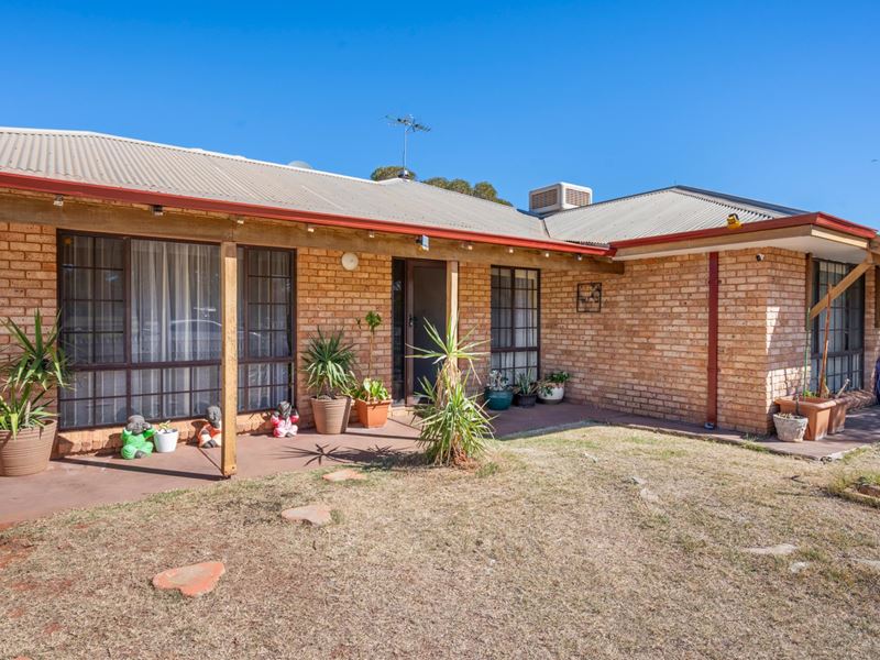 2 Hicks Road, Hannans WA 6430