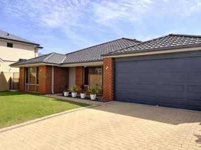 11 Kylee Close, South Guildford WA 6055