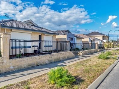 8 Darton Loop, Bertram WA 6167