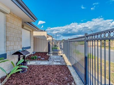 8 Darton Loop, Bertram WA 6167