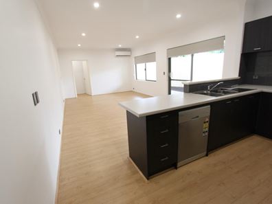 5a Myrtle, Morley WA 6062