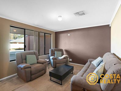 25 Pinaster Boulevard, Canning Vale WA 6155