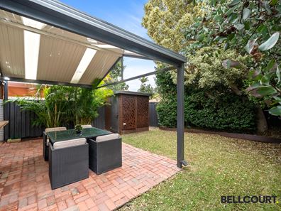 4/4 Saunders Street, Como WA 6152