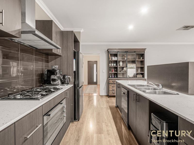 78 Bancoura Parkway, Secret Harbour WA 6173