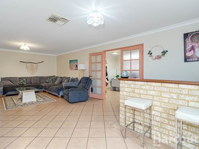 2 Bainbridge Mews, Currambine WA 6028