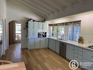10 Peaker Court, West Busselton WA 6280