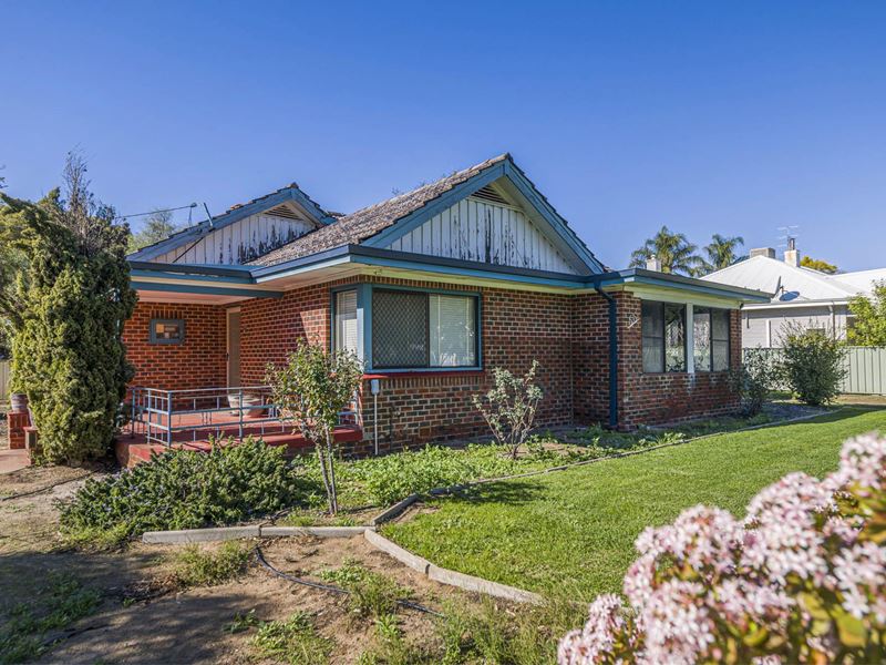 55 Lefroy Street, Moora WA 6510