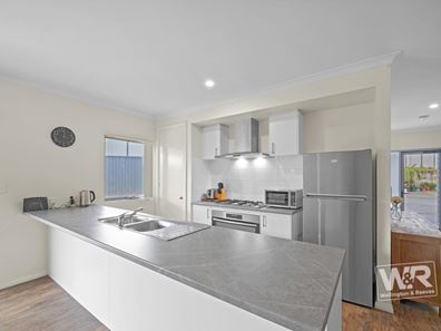 3A Aquarius Road, Mckail WA 6330