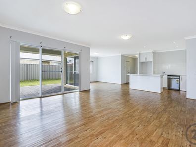 22 Vaucluse Way, Coodanup WA 6210