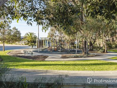 25 Doncaster Grange, Butler WA 6036