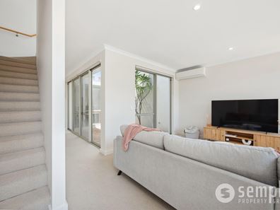 15 Turquoise Boulevard, Treeby WA 6164