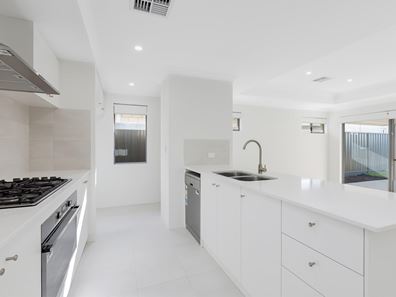 31 Swanson Loop, Coodanup WA 6210