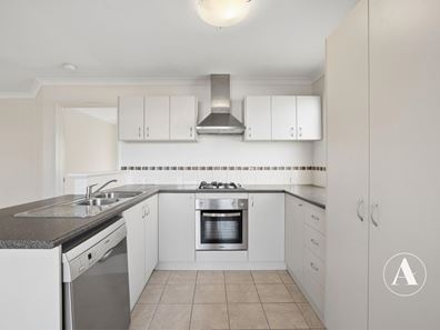 2/3 Paros Lane, Canning Vale WA 6155