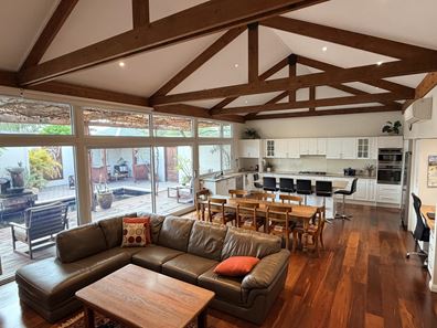 17 Avon  Street, Quairading WA 6383