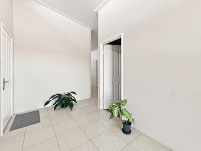 4 Schooner Pass, Glenfield WA 6532