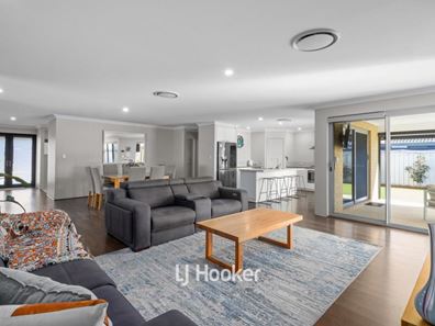 17 Supanova Lane, Australind WA 6233