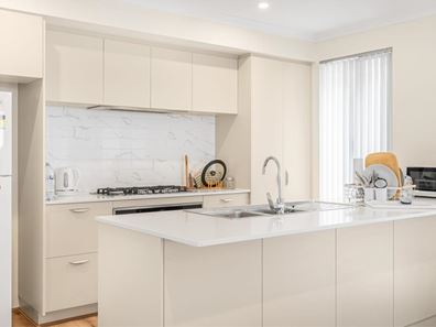 16 Cussington Way, Ellenbrook WA 6069