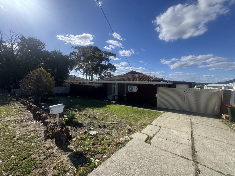 77 Macquarie Avenue, Padbury WA 6025