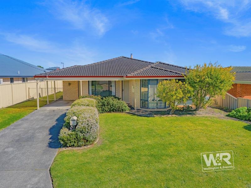 14 Premier Circle, Spencer Park