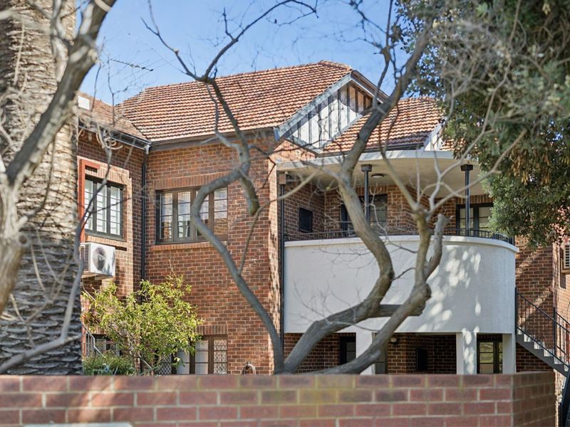 111 Winthrop Avenue, Nedlands WA 6009