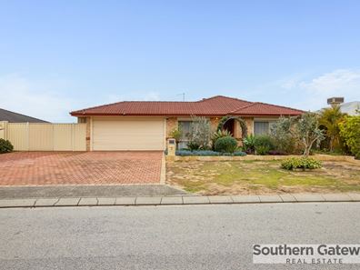 3 Cawdor Lane, Orelia WA 6167