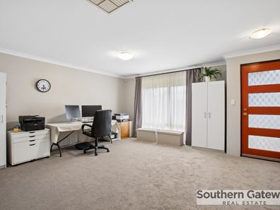3 Cawdor Lane, Orelia WA 6167