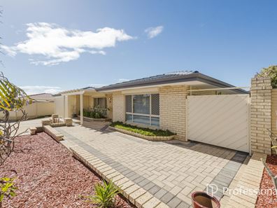10 Redwood Court, Alexander Heights WA 6064