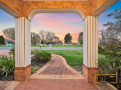 37 Staunton Vale, Carramar WA 6031
