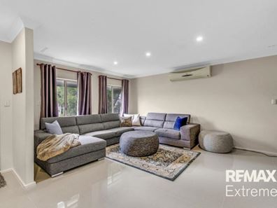 6 Nanovich Avenue, Girrawheen WA 6064