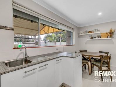 6 Nanovich Avenue, Girrawheen WA 6064