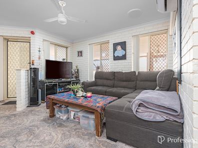 2 Simon Drive, Karloo WA 6530
