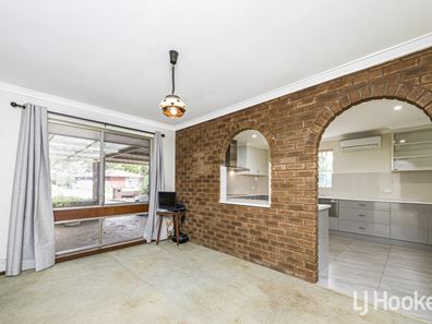 28 Griffith Way, Thornlie WA 6108
