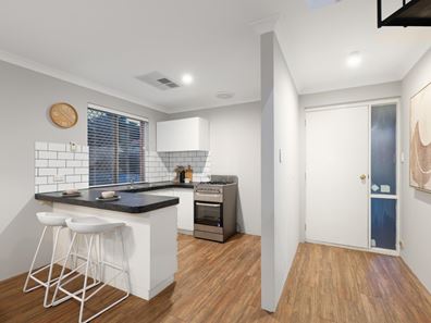 2/70 Kinsella Street, Joondanna WA 6060