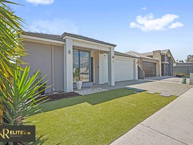7 Kirup Way, Piara Waters WA 6112