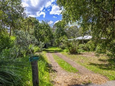 33 Tillbrook Street, Glen Forrest WA 6071
