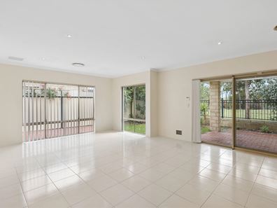 15 Yaroomba Place, Clarkson WA 6030