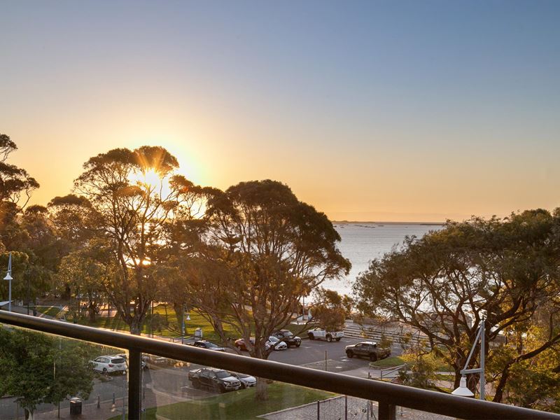 14/43 Rockingham Beach Road, Rockingham WA 6168