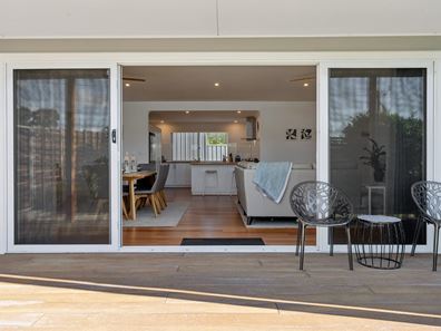 2 Eclipse Crescent, Kallaroo WA 6025