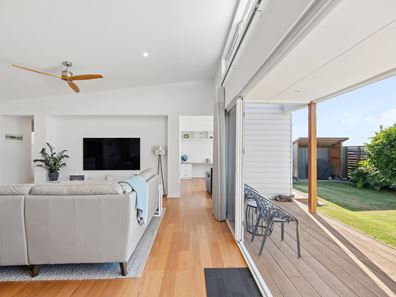 2 Eclipse Crescent, Kallaroo WA 6025