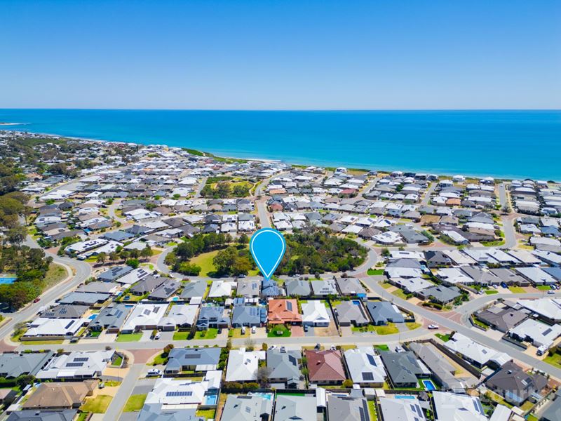 16 Santalum Circus, Halls Head WA 6210