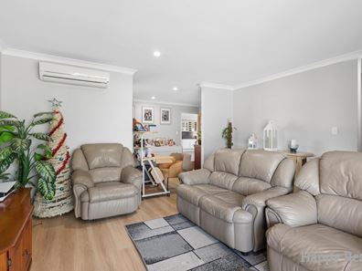 17 Wisteria Place, Thornlie WA 6108