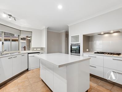 12 Grevillea Place, Canning Vale WA 6155