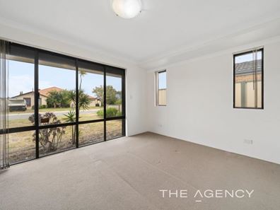 21 Glasgow Way, Seville Grove WA 6112