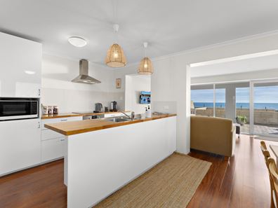 1/36B Halls Head Parade, Halls Head WA 6210