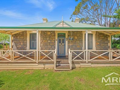 4 Symers Street, Mira Mar WA 6330
